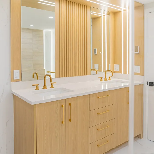 Double vanity in white oak